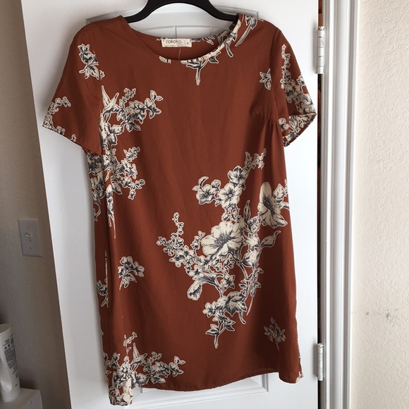 rokoko by dazz Dresses & Skirts - NWT floral shift dress with pockets